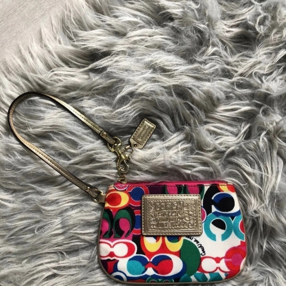 NWOT COACH POPPY SMALL WRISTLET